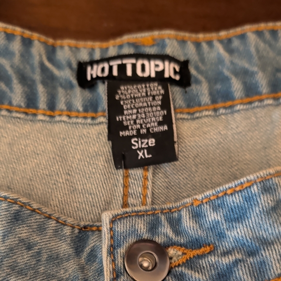 Hot Topic Blue Denim Jeans - Picture 5 of 7